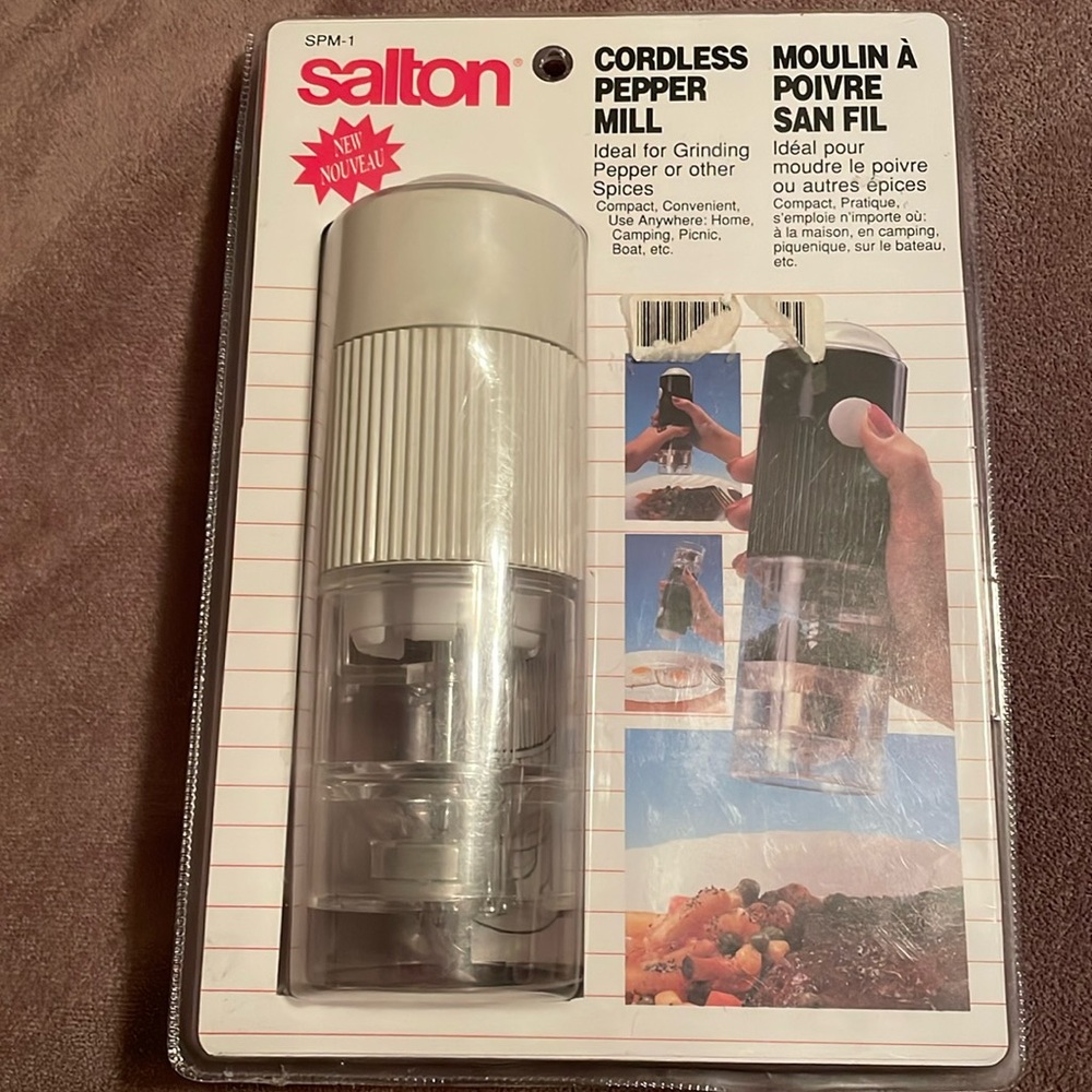 Vintage 90’s Salton cordless pepper mill NWT